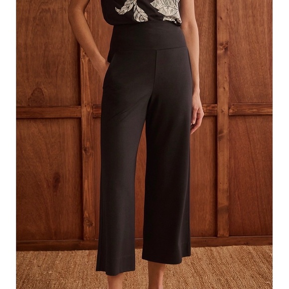 Cabi Chance Crops - Picture 5 of 7